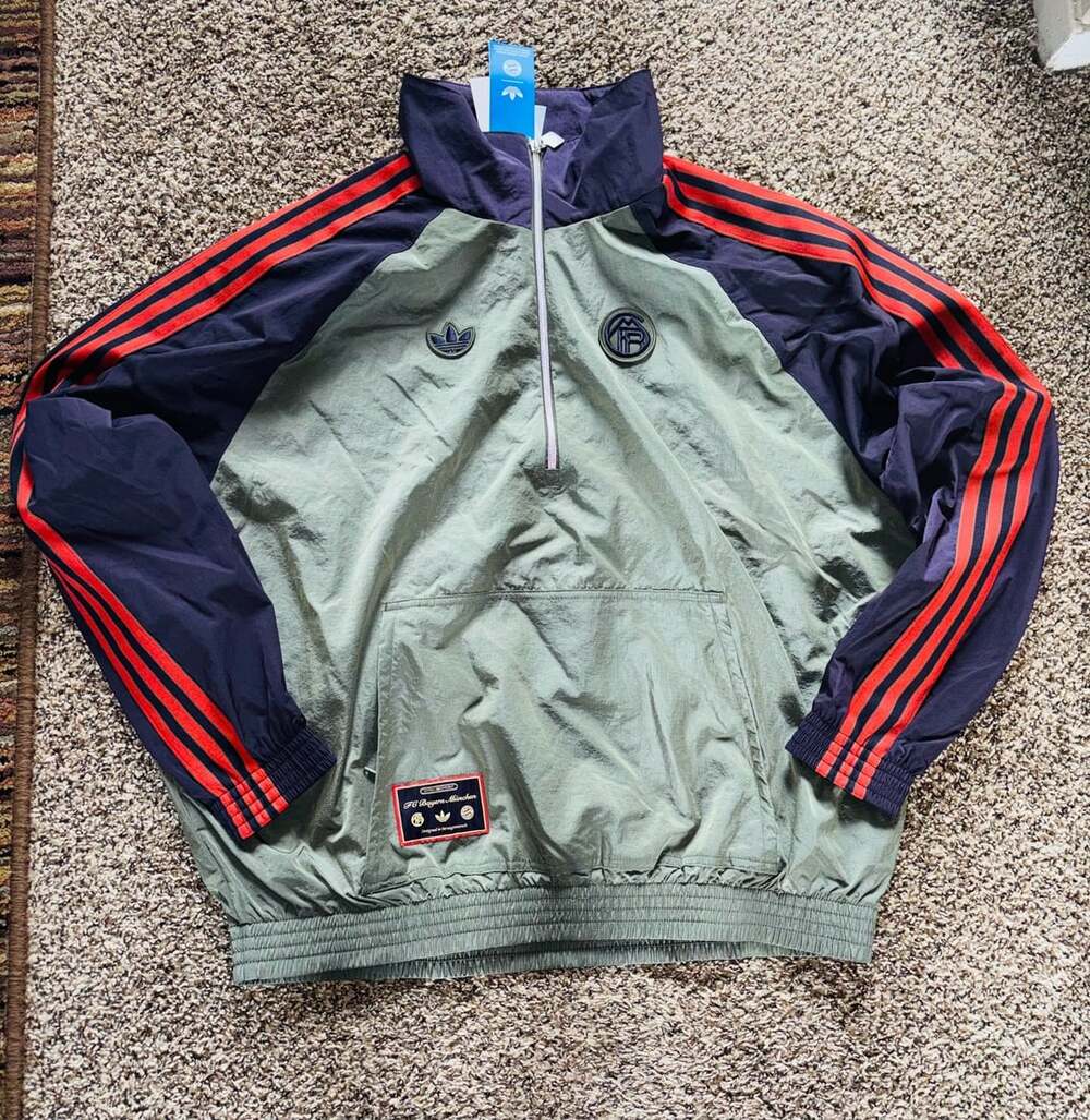Adidas FC Bayern Munich Icon 1/2 Zip Top Jacket Basgrn/Aurbla Medium New